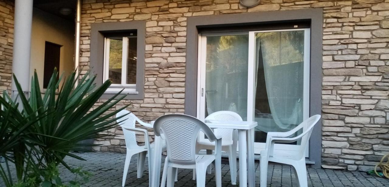 Residence Alessandra Supervacanza House - Домазо Экстерьер фото