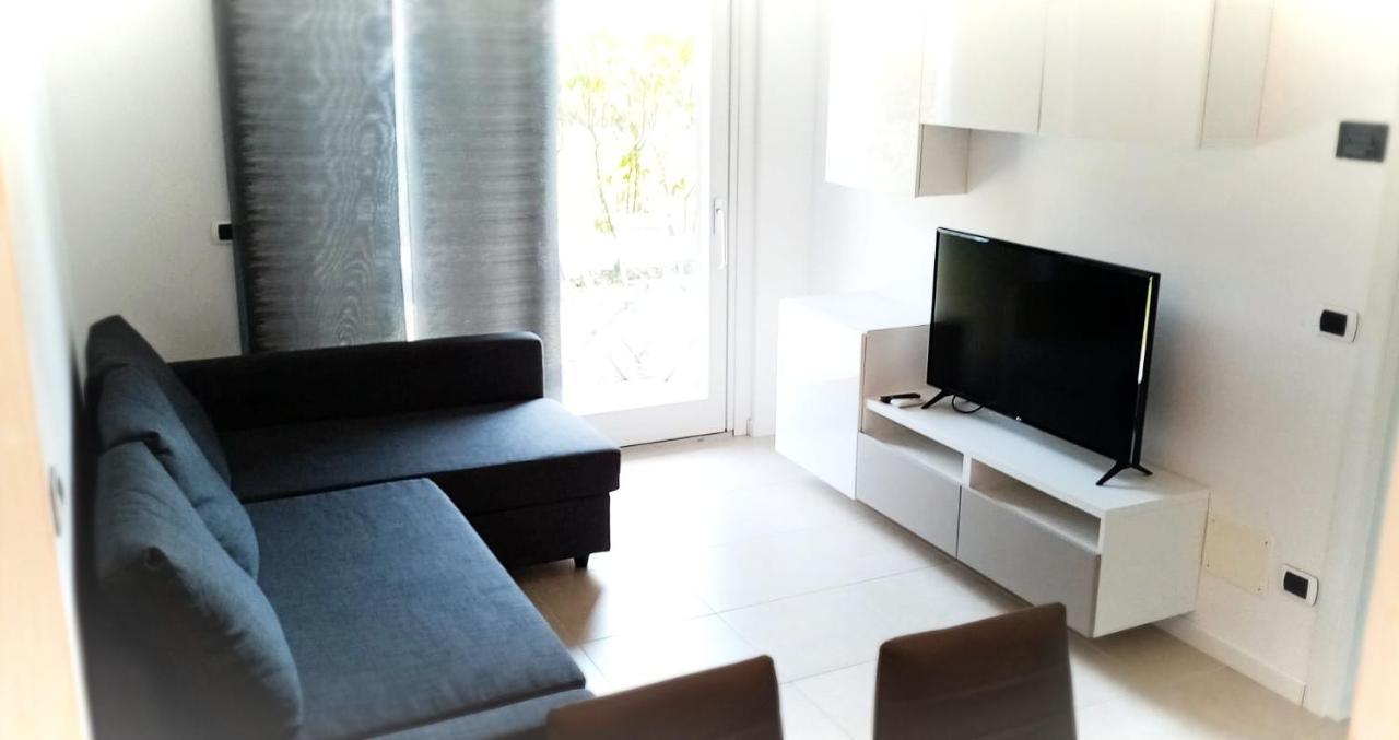Residence Alessandra Supervacanza House - Домазо Экстерьер фото